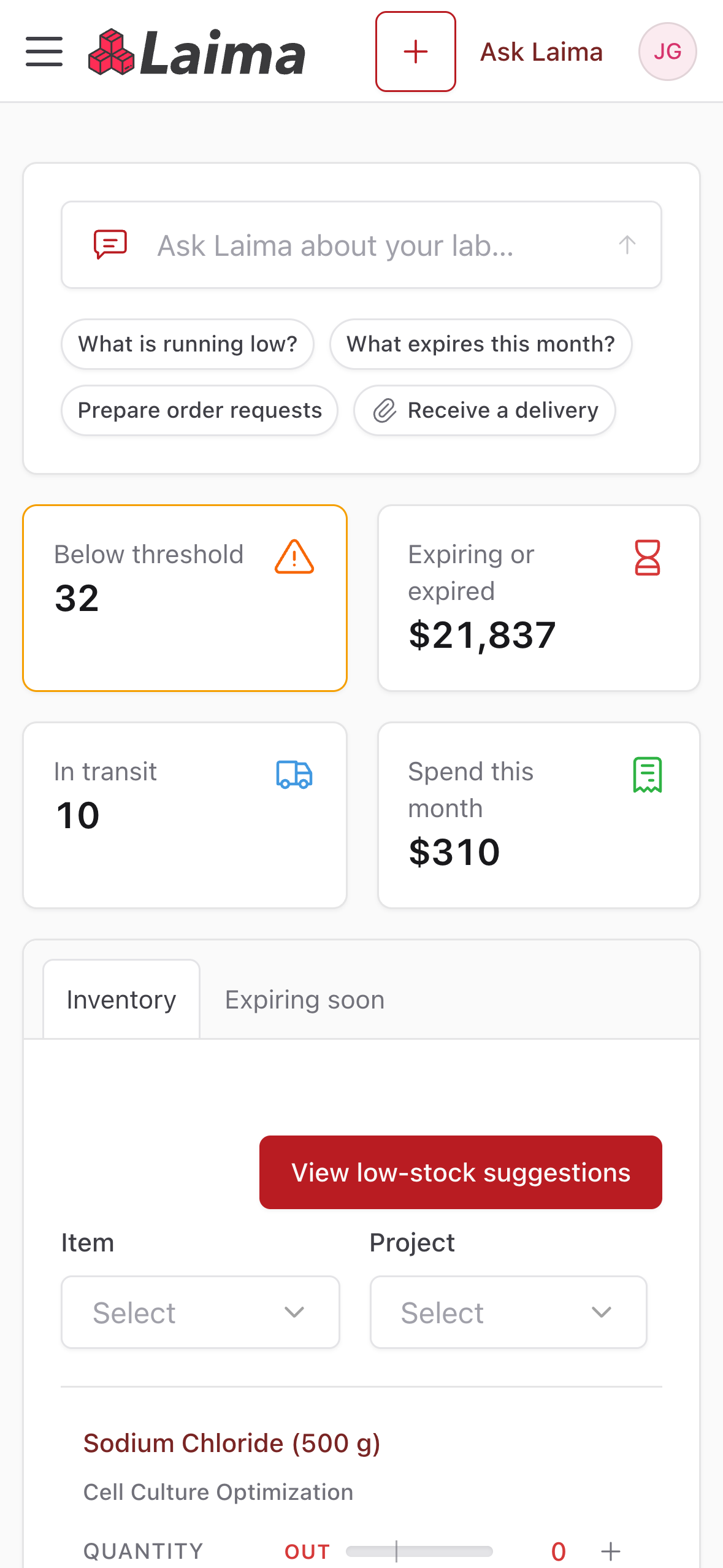 Laima-Dashboard auf einem Telefon mit dem Feld „Ask Laima“ und Kacheln für Lagerbestände unter dem Schwellenwert, ablaufende Lagerbestände, Lieferungen im Transit und Ausgaben in diesem Monat